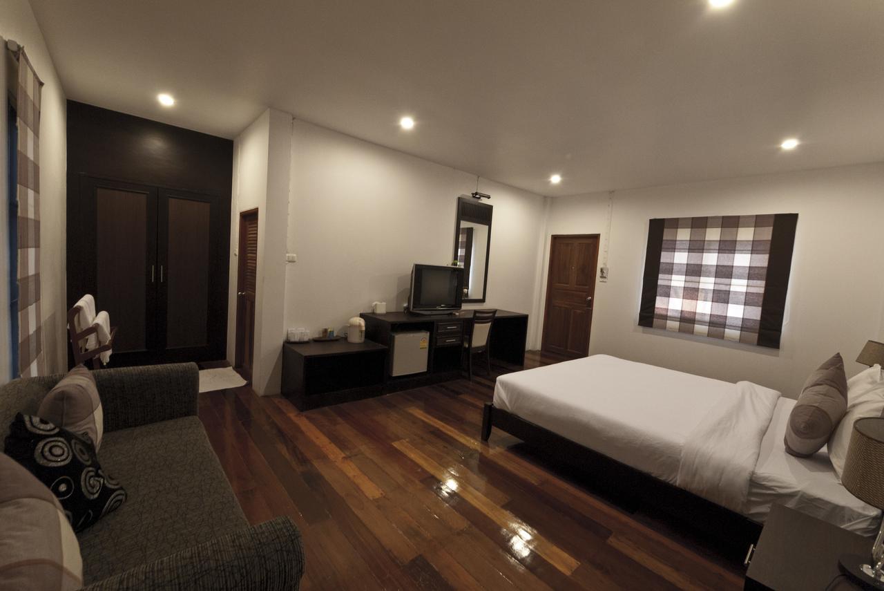 Tree House Hotel Sisaket Extérieur photo