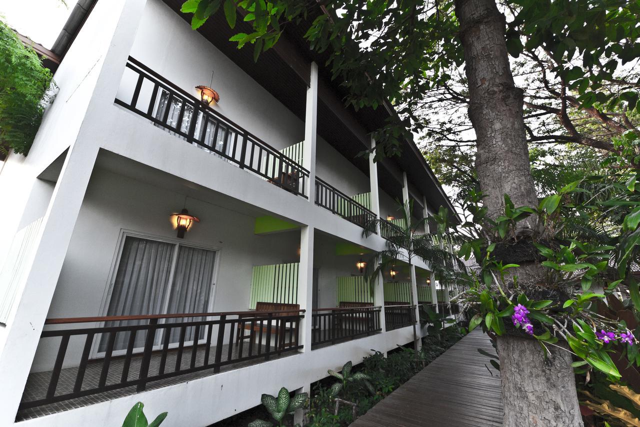 Tree House Hotel Sisaket Extérieur photo