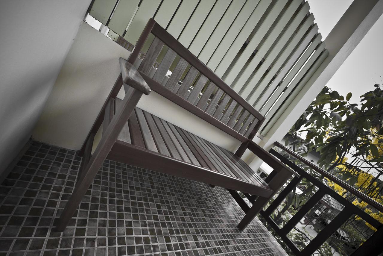Tree House Hotel Sisaket Extérieur photo