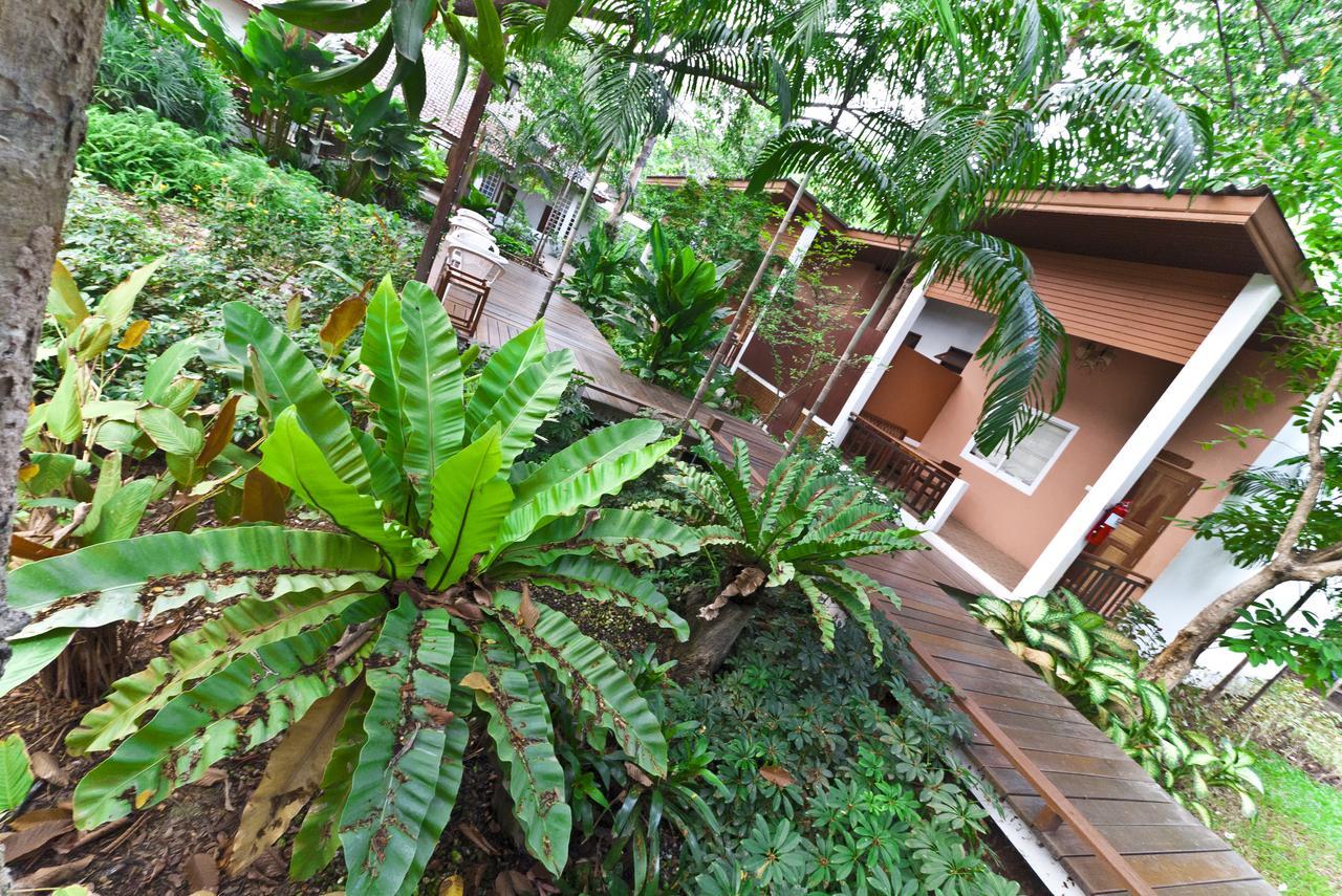 Tree House Hotel Sisaket Extérieur photo