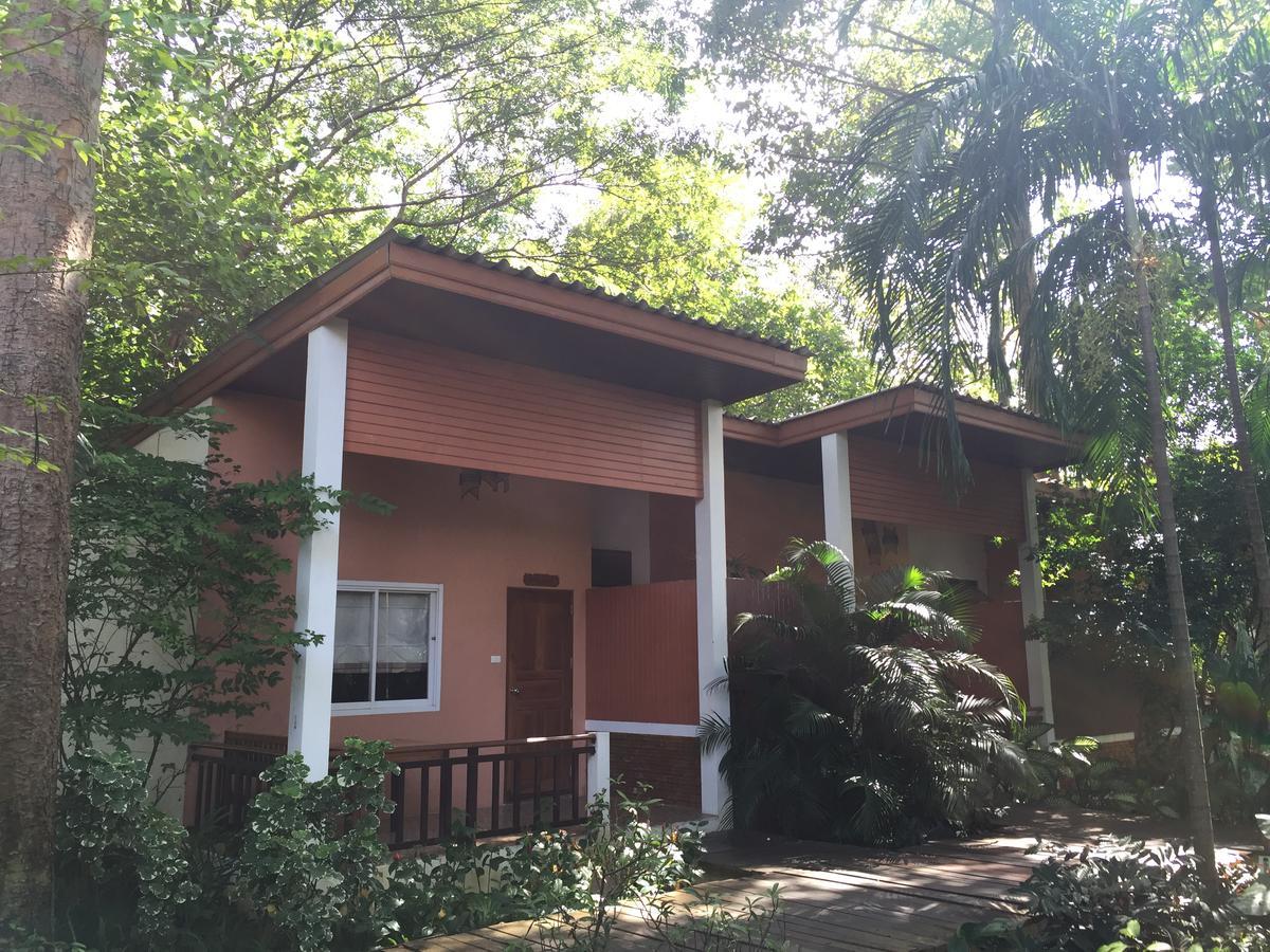 Tree House Hotel Sisaket Extérieur photo